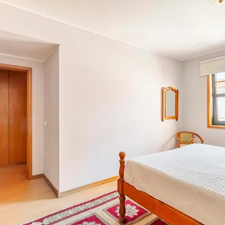 Lovely 1-bedroom Flat In Do Conde *