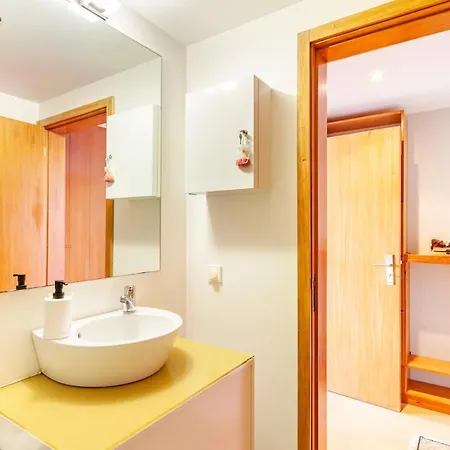 Lovely 1-bedroom Flat In Do Conde * Vila do Conde