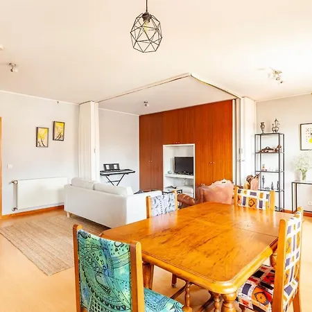 Lovely 1-bedroom Flat In Do Conde *